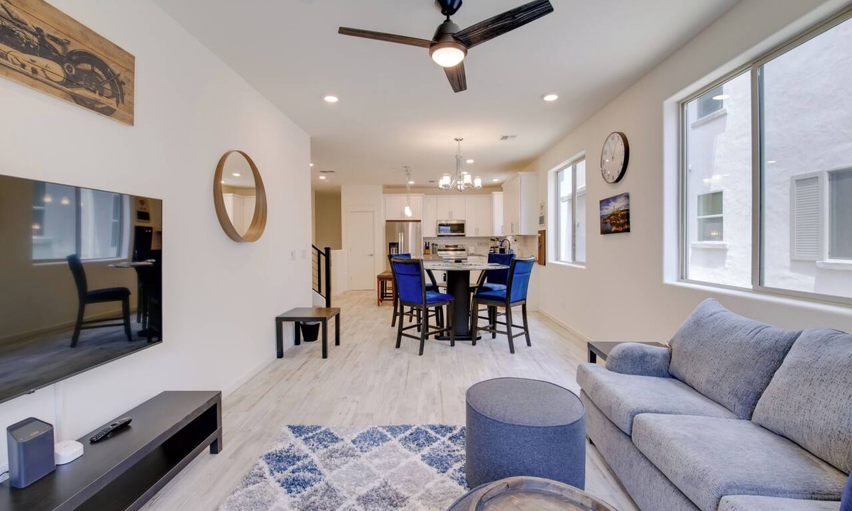 Chandler Condo | 1 Mi to Intel Campus! Chandler Townhome w/Pools