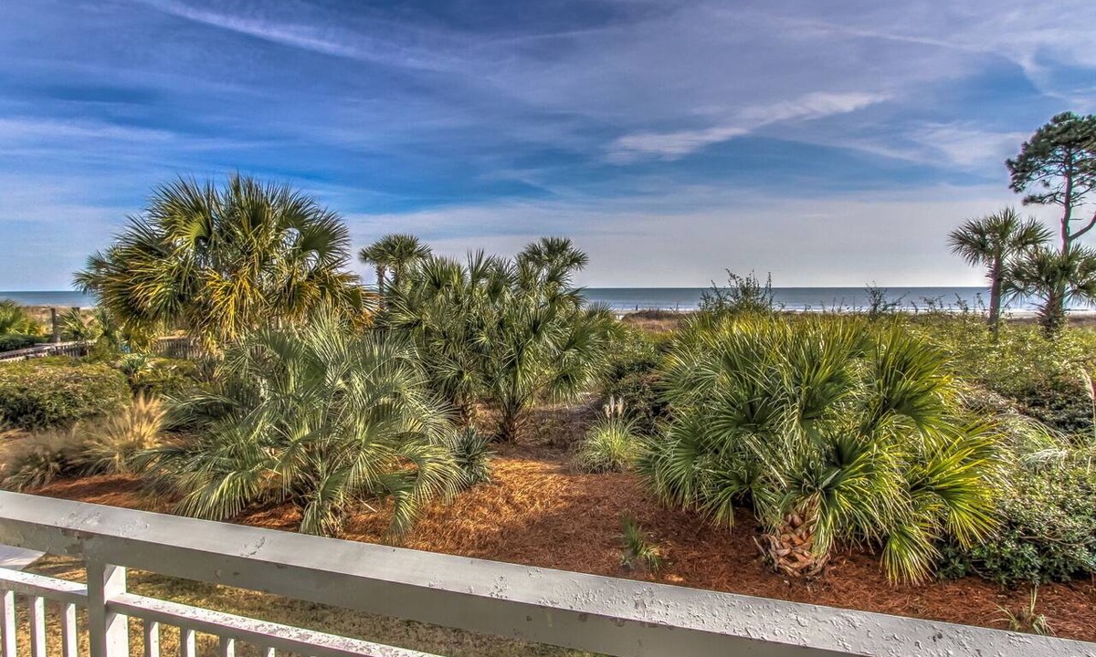 North Forest Beach Condo | 116 Breakers-Oceanfront with Pool & Kiddy Pool. Steps to Dining & Shopping