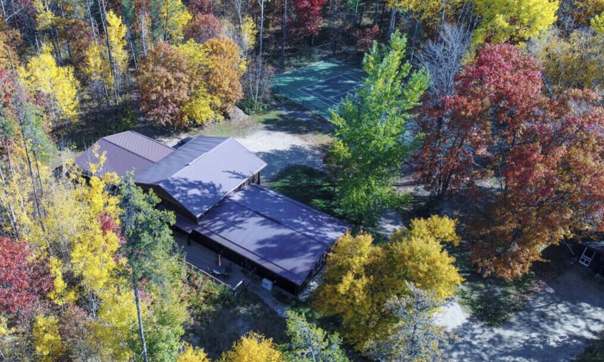 Nisswa House | 2+ Bedroom House on 5-Acres with Outdoor Hot Tub, Sauna, and Tennis Court (Extra Cabin Avail.)