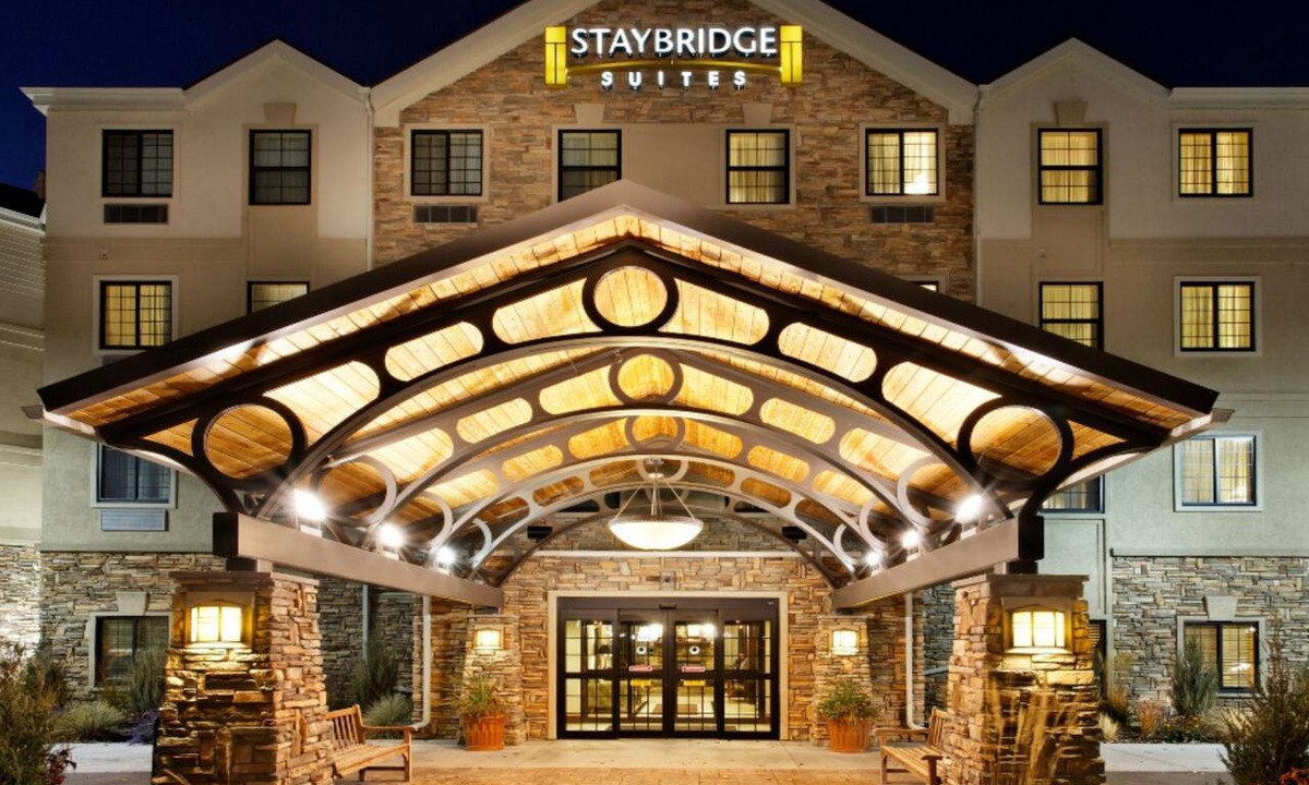 Rochester Condo | 2 Bedroom Suite | Free Breakfast. Pool & Hot Tub. Your Next Trip!
