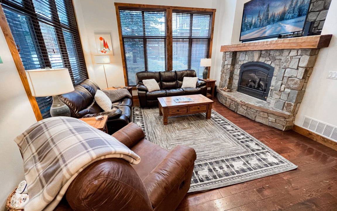 Whitefish Condo | 266 m² Condo ∙ 3 bedrooms ∙ 12 guests