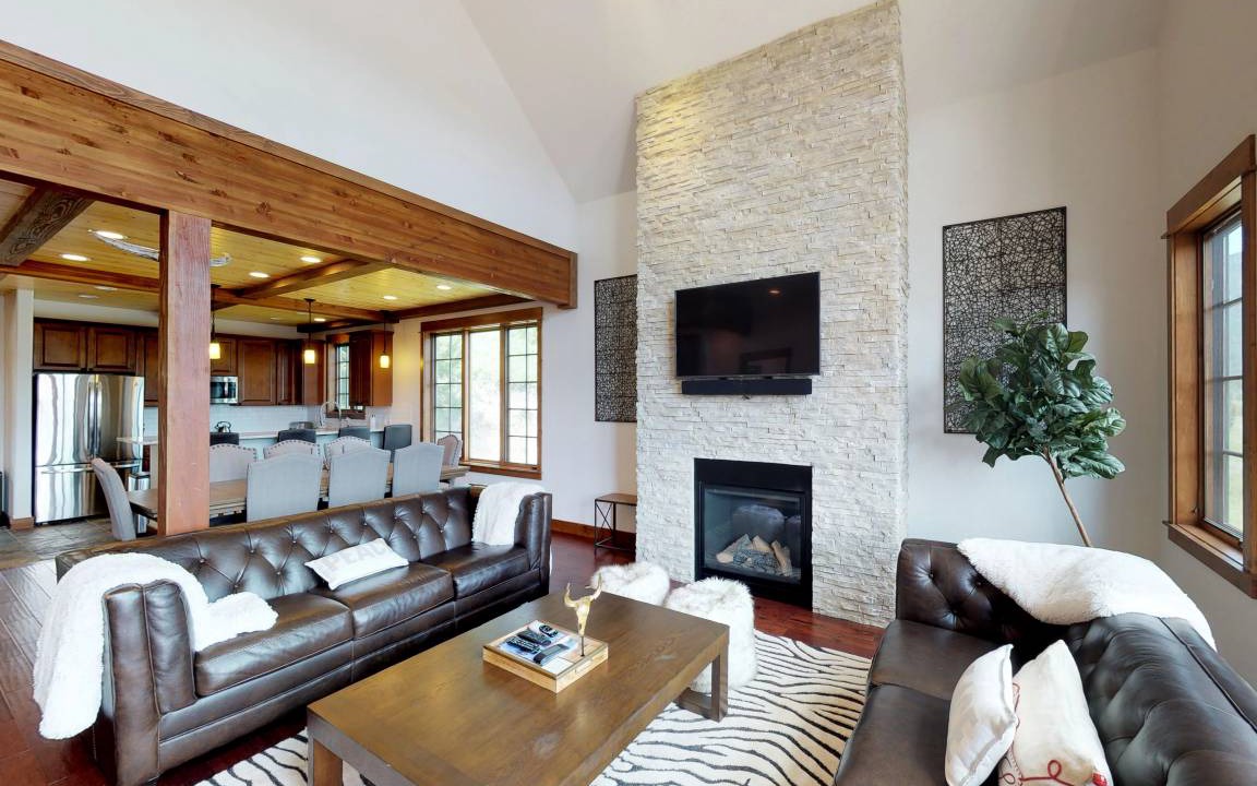 Big Sky House | 279 m² House ∙ 4 bedrooms ∙ 10 guests