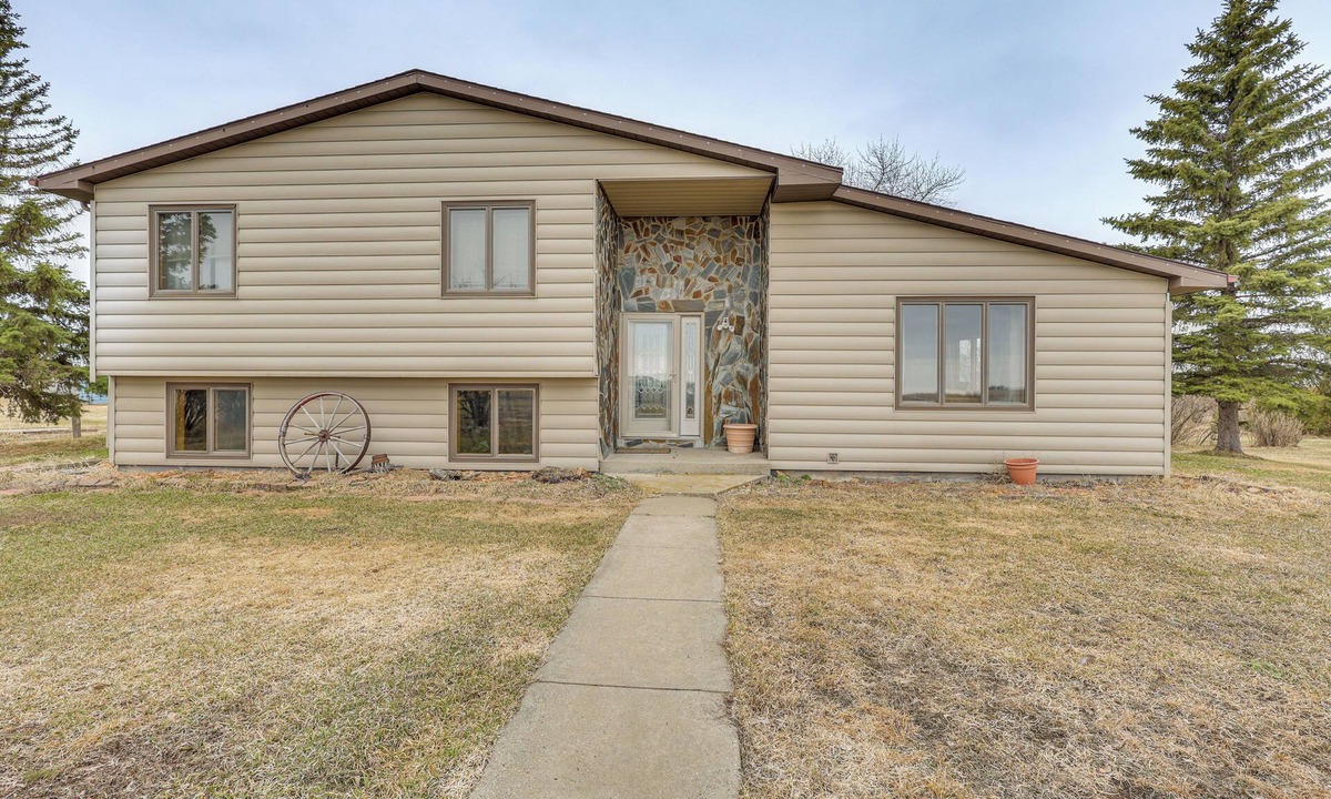 Mercer County House | < 3 Mi to Lake Sakakawea! Hunting & Fishing Lodge