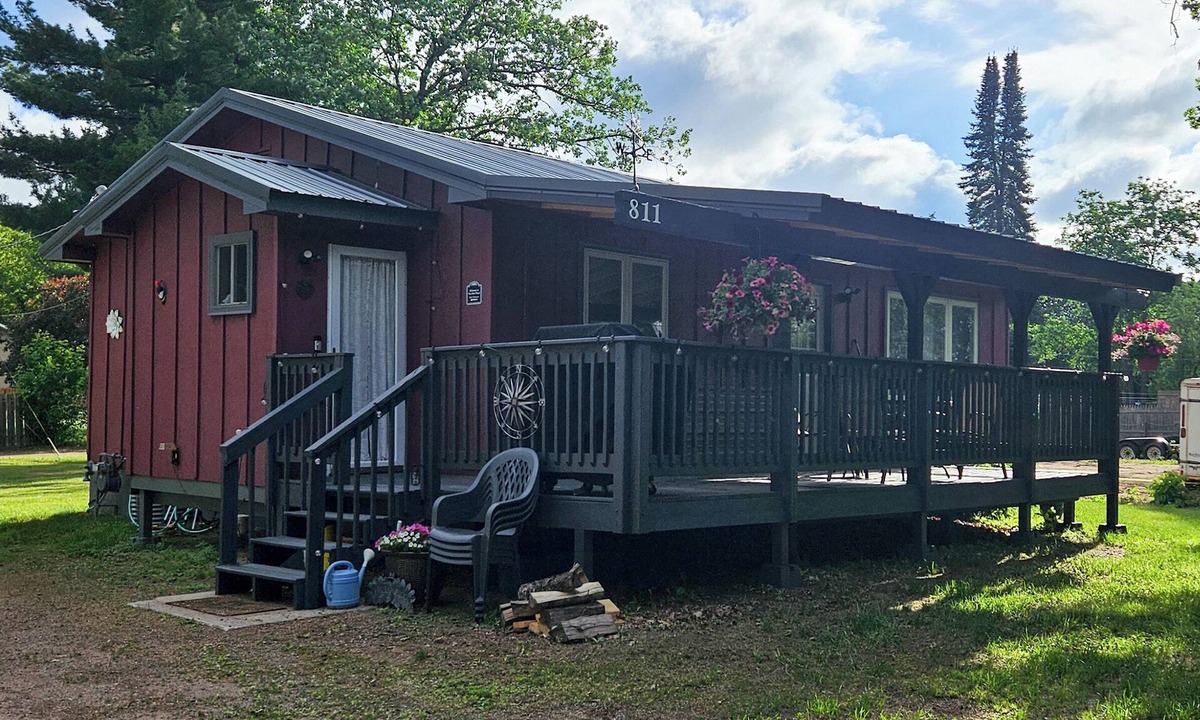 Crosby House | 4BR 2BA The Pine Place Cabin in Crosby - Roam, Ride, Relax