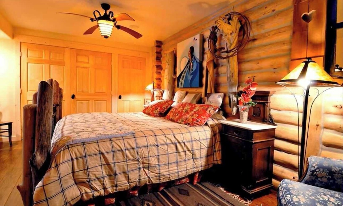 Bigfork Condo | A touch of the wild west and the loving touch of the pioneer