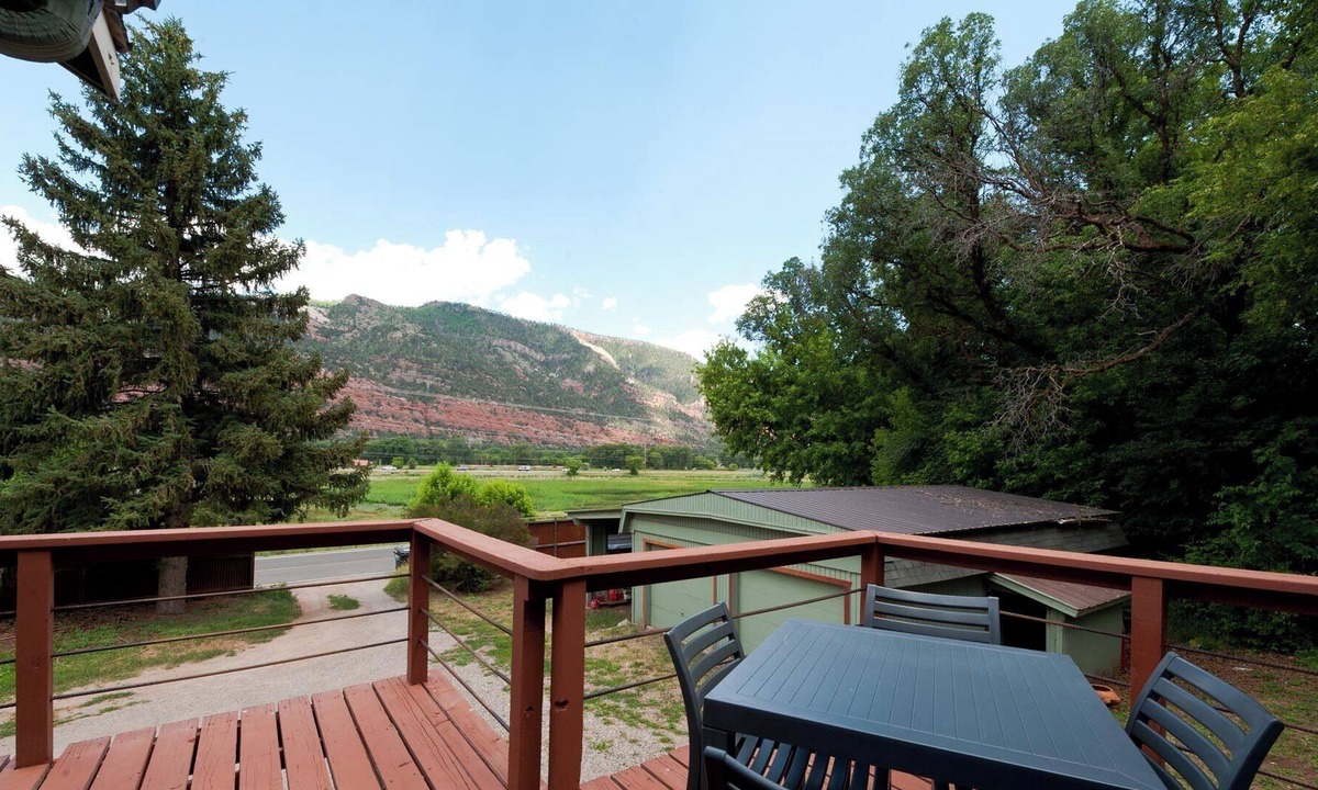 Durango House | Affordable Home - 9 Minutes to Downtown Durango - Hot Tub/Views
