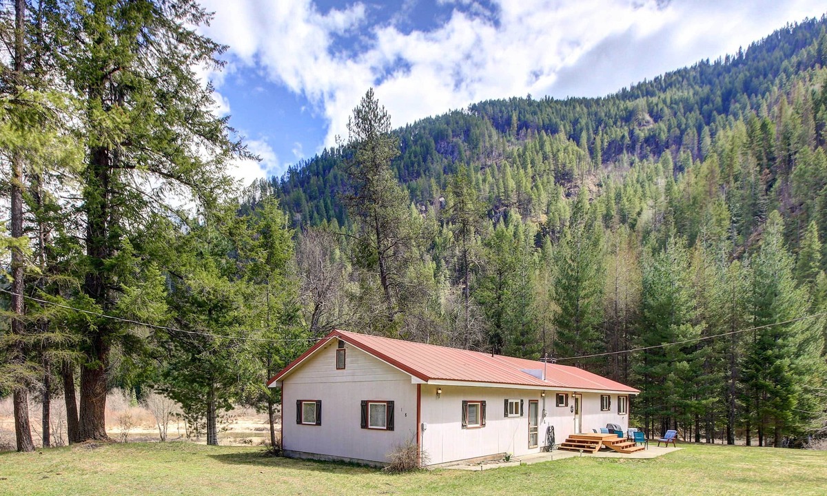 Noxon House | Angler's Dream Remote Escape on Bull River!