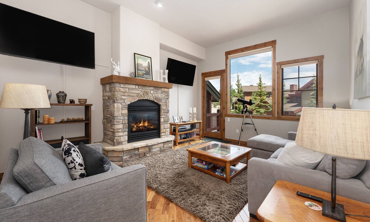 Bear Crossing House | Bear Trail 3 Bedroom Townhouse by RedAwning