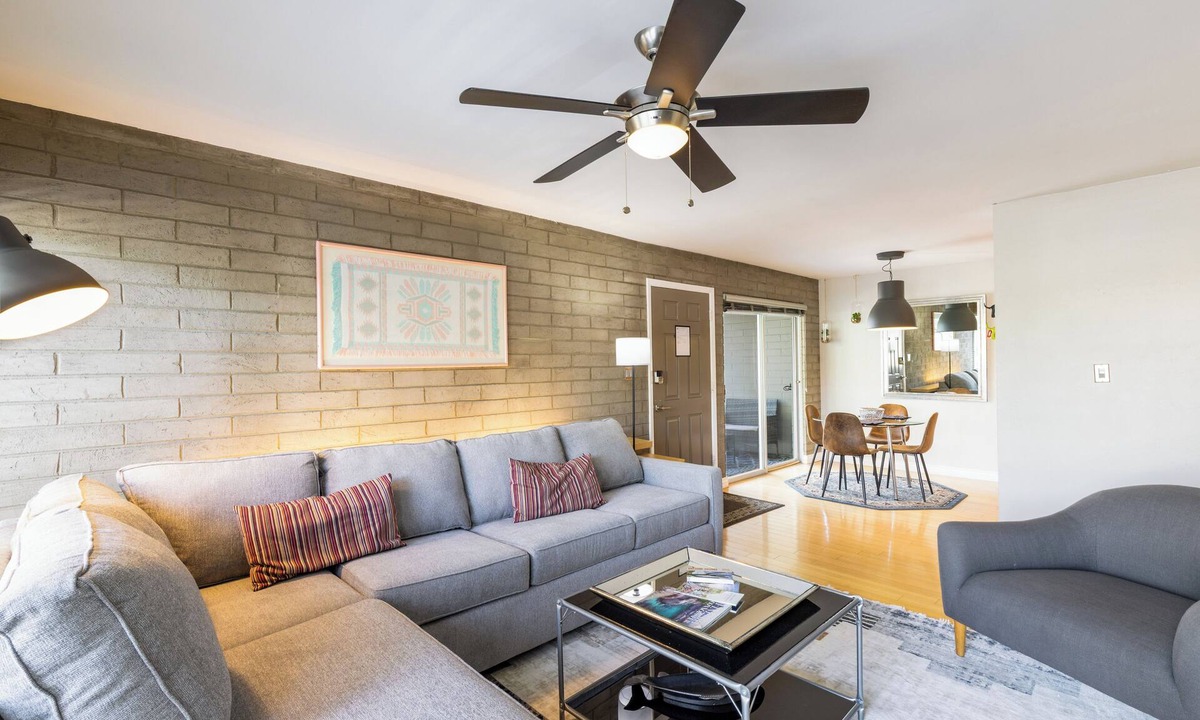 South Scottsdale Condo | Beat the heat | Old Town Walkable + AC + Pool