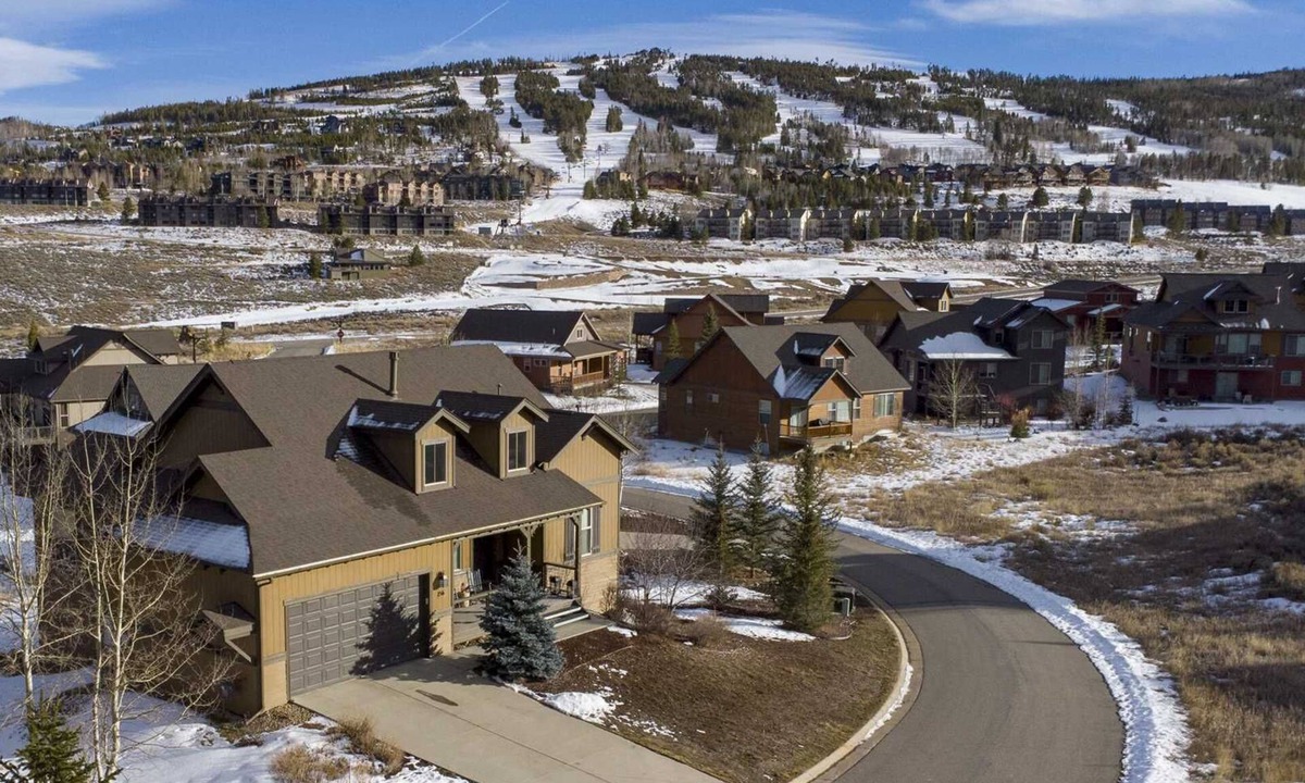 Silvercreek House | Beatiful home on golf course, 4/4, in Granby Ranch - sleeps 8