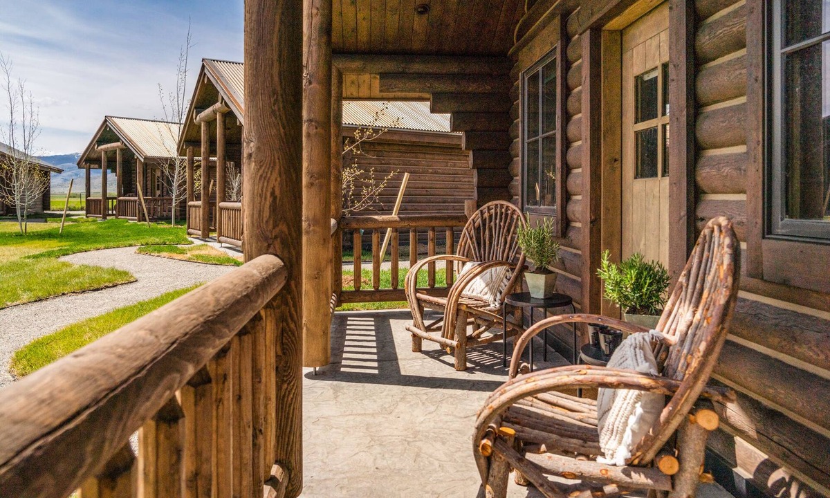 Livingston Cabin | Beautiful Log Cabin in Paradise Valley, Montana