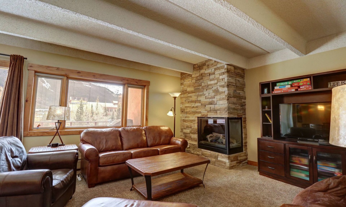 East Village at Copper Condo | Beautiful Porch, Mountain Side, Private Wash/Dryer