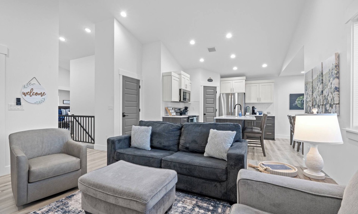 Idaho Falls House | Beautiful & Spacious 3BR Retreat | Clean, Quiet, Sleeps 8
