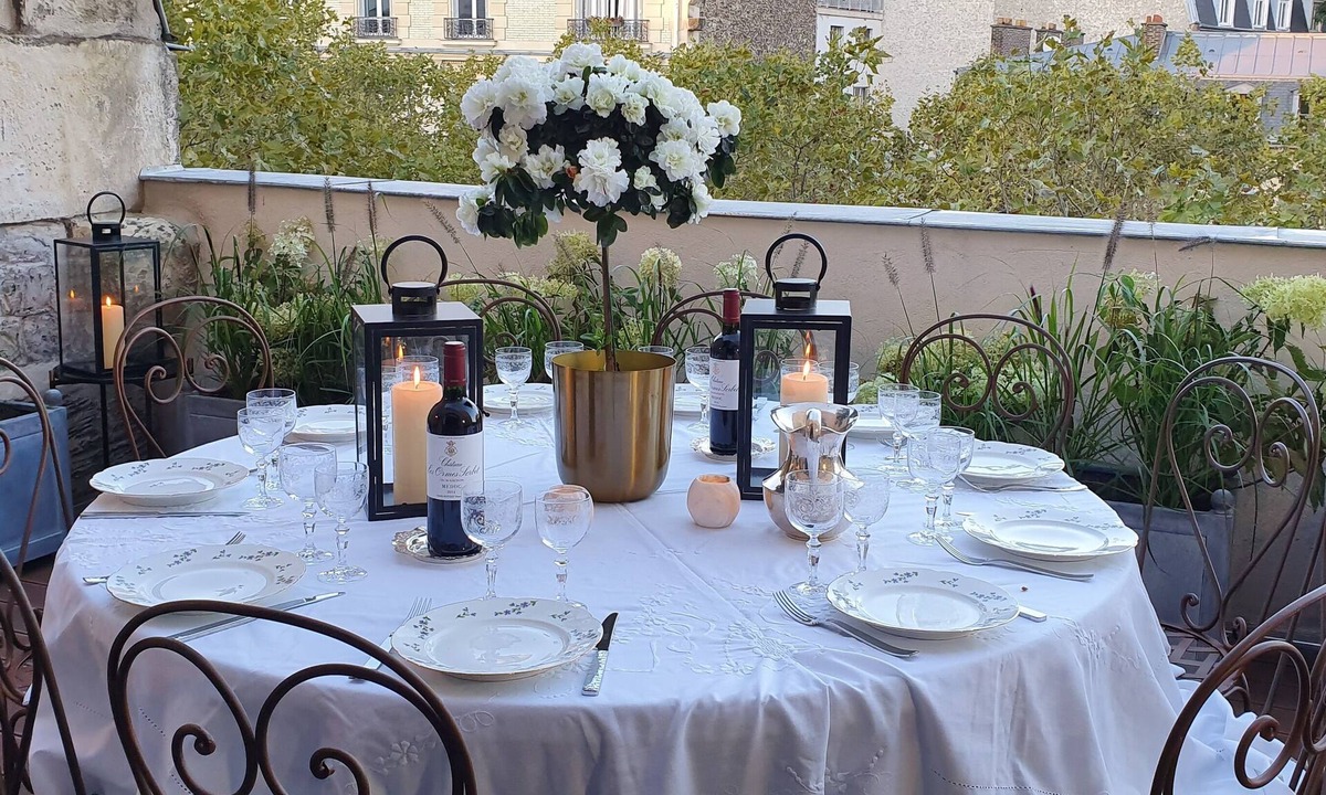 Quartier de l'Ecole-Militaire Apartment | Between St Germain & Eiffel Tower townhouse view AC 5 bedroom - service options
