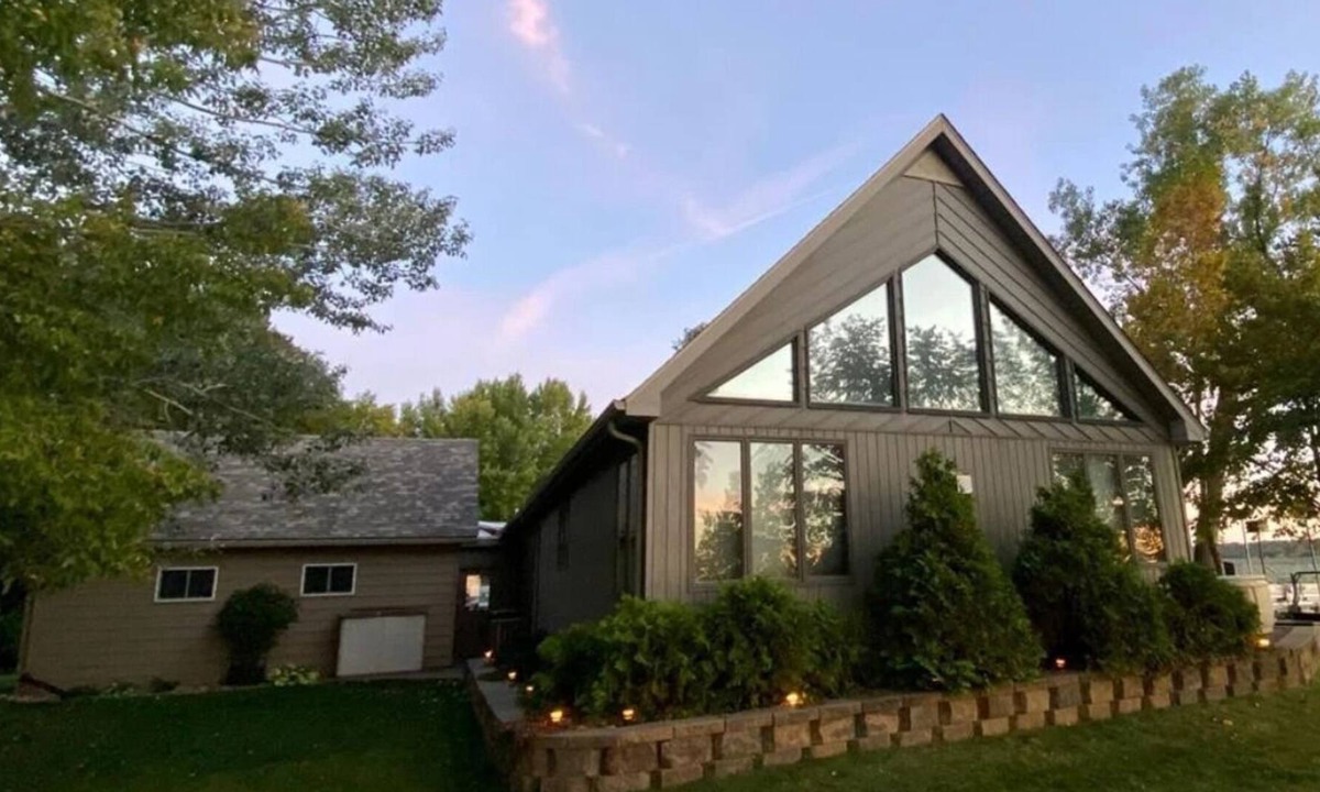 Ortonville Cabin | Big Stone Lake Family Cabin II: Lakefront