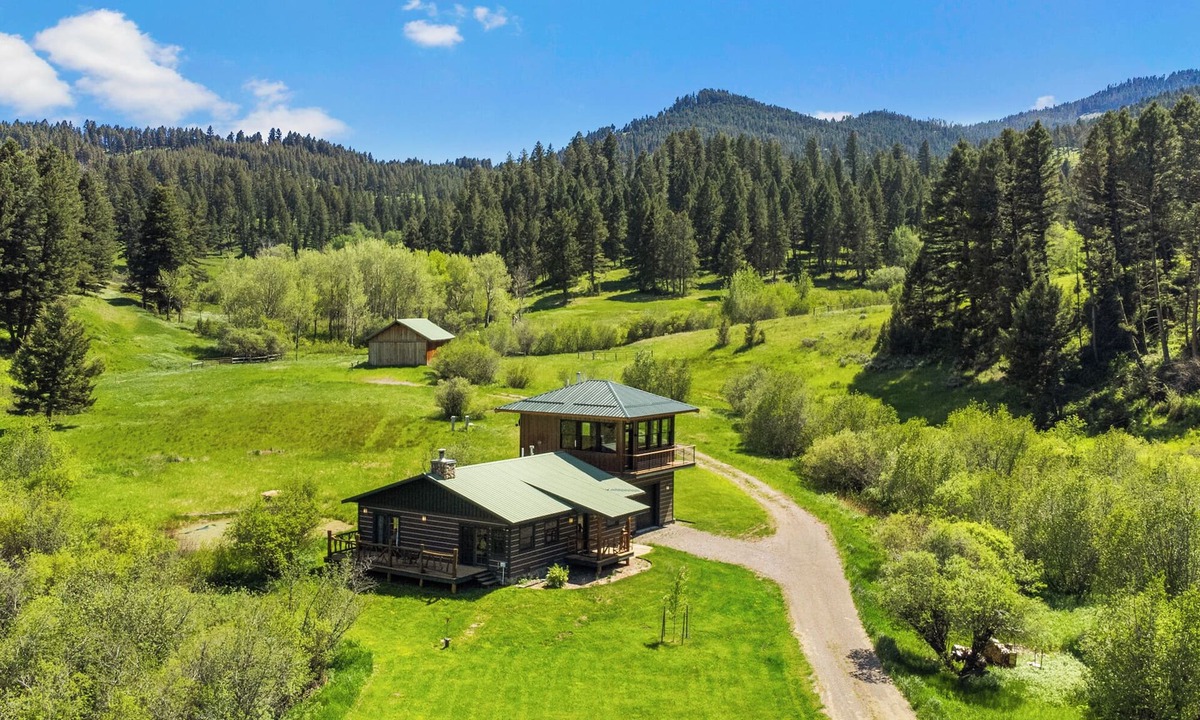 Bozeman House | Brackett Creek Cabin-Private Cabin on 100+ Acres Bordering National Forest!
