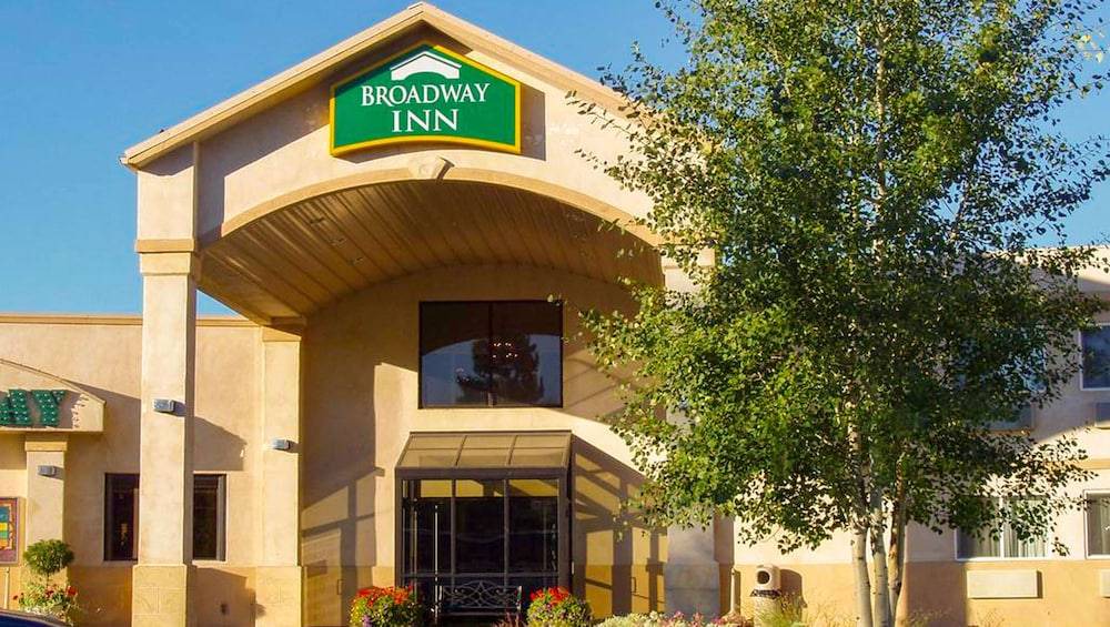 Westside Hotel | Broadway Inn Conference Center