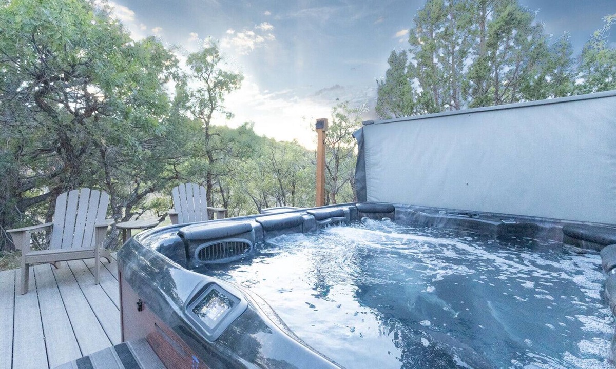 Alton Cabin | Bryce & Zion Cozy Retreat/Starlit Hot Tub