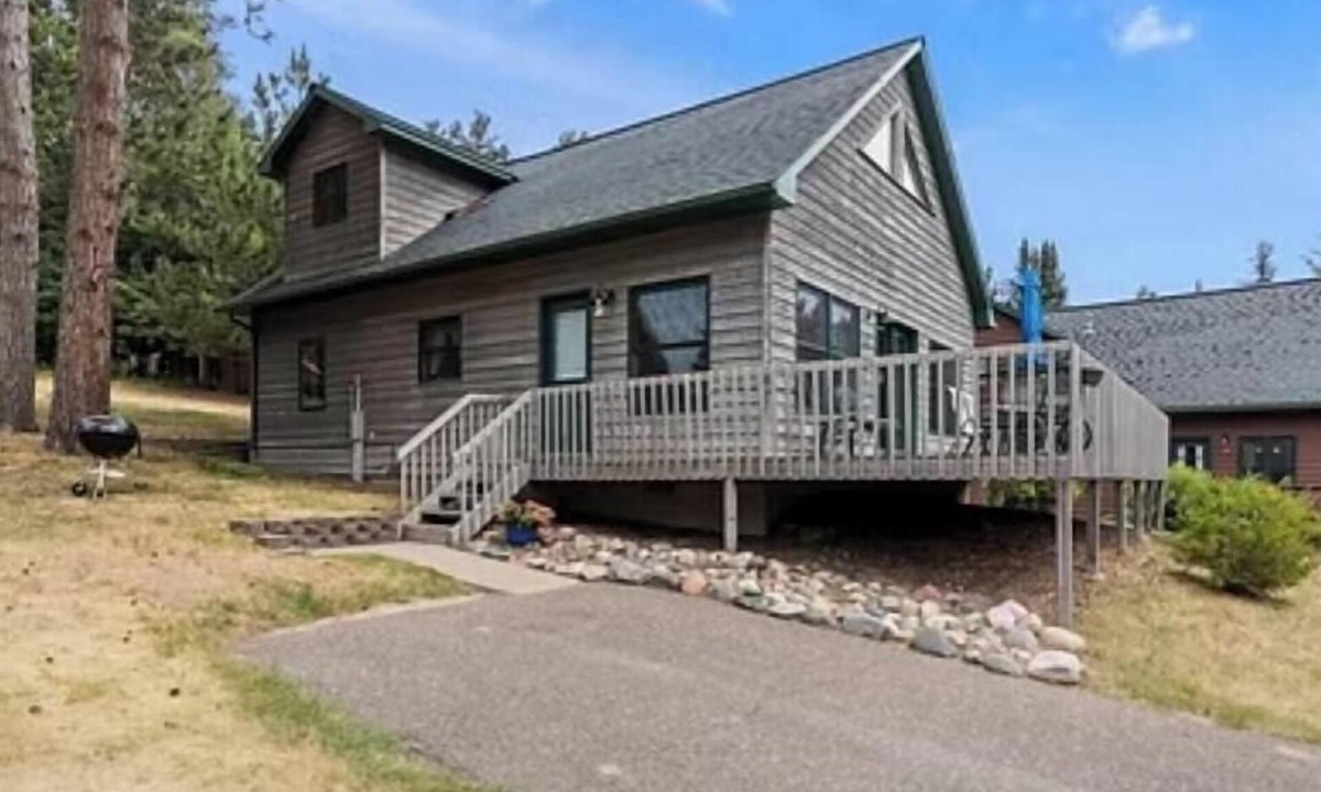 Pine River Cabin | Cabin 8 at Heath's Resort