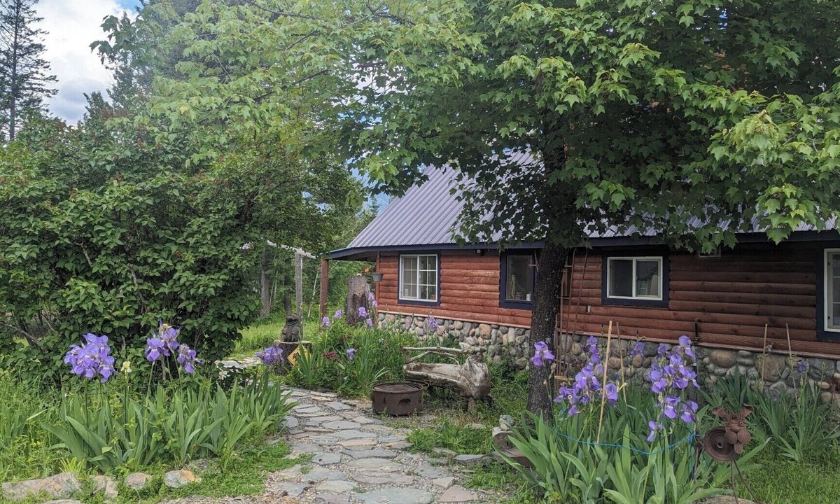 Heron Cabin | Cabin on a working homestead in Heron, Mt. " Heifer, Pork and Pecker Farm"n