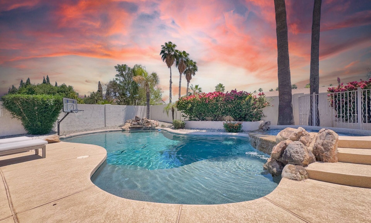 Paradise Valley Village House | Casa Scottdale Heated Pool and Spa! Beautifully Done!
