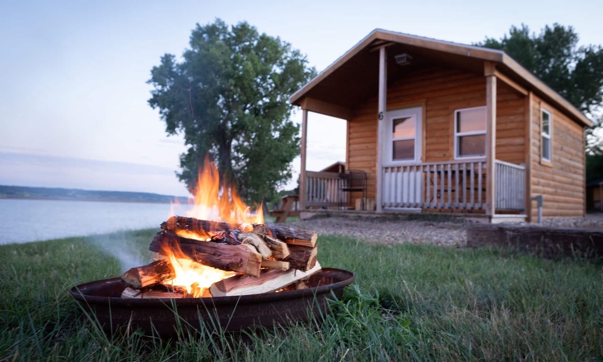 Chamberlain Hotel | Cedar Shore Resort