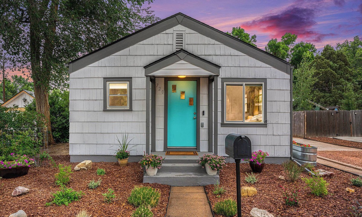 Loveland House | Charming Downtown Home - Walk to Restaurants, Breweries & The Foundry