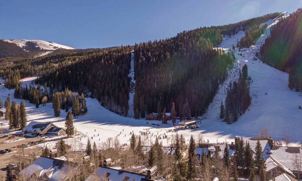 Mountain House Condo | Chateaux D'Mont~ - Closest 2BR to Mountain House lifts - Pvt Hot Tub in unit