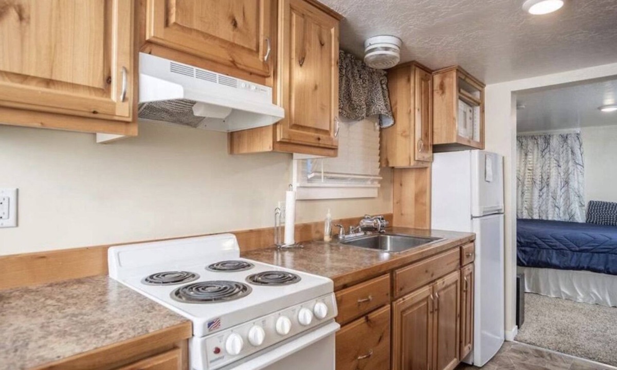 Pocatello House | Cheerful studio near ISU