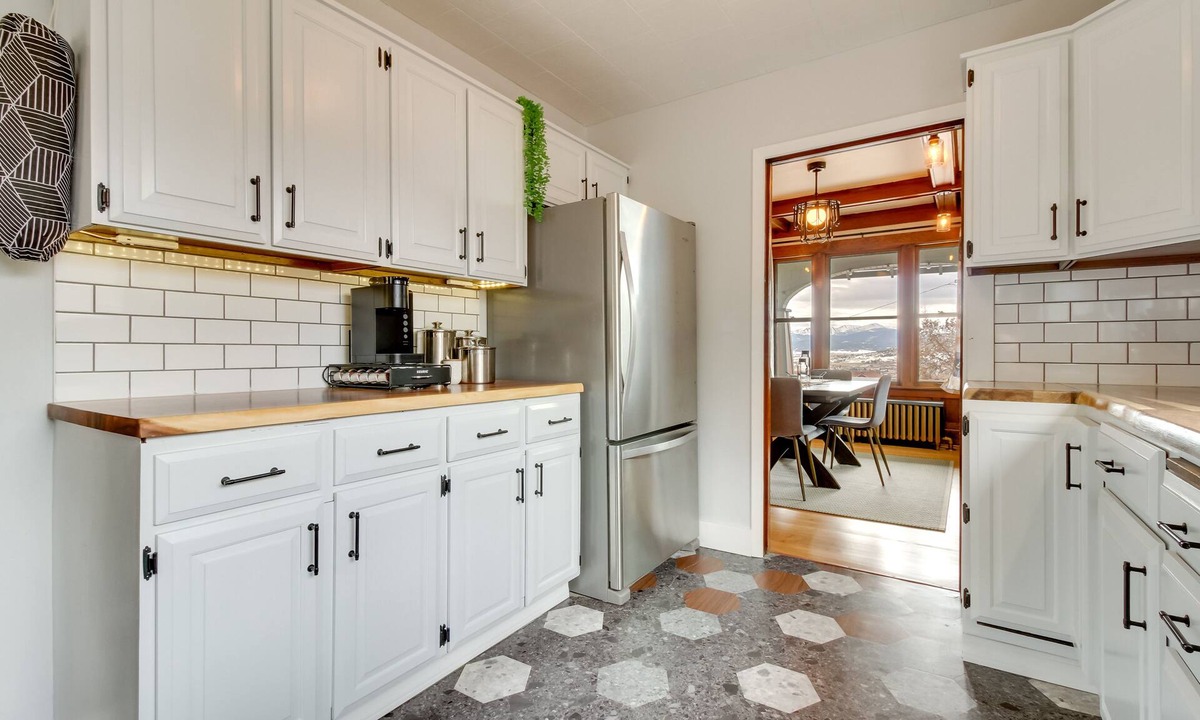 Butte House | Classic Butte Vacation Rental w/Mountain Views!