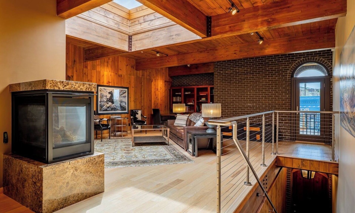 Cody Apartment | Clearwater Penthouse- Couples Retreat with gas fireplace, balcony, spa like bathroom