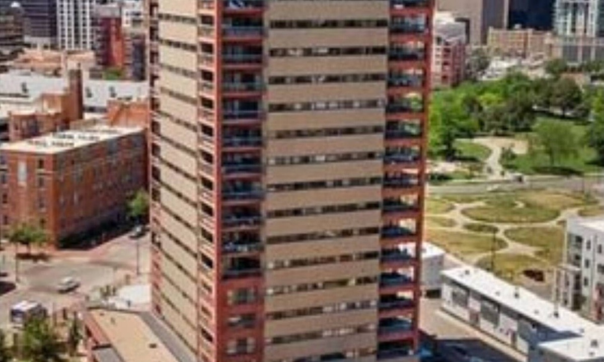 San Rafael Condo | Comfortable 1-bedroom condo in Uptown Denver district; pool & gym; free parking.