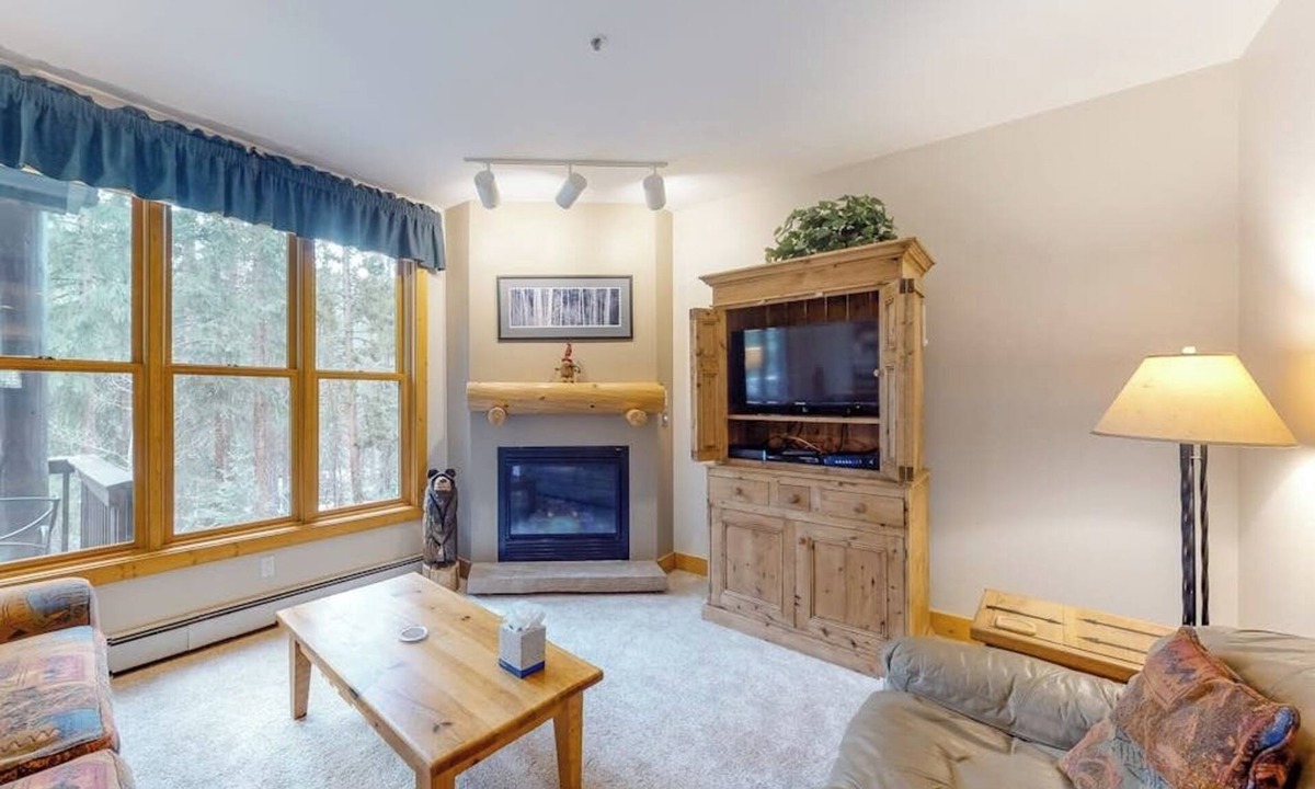 Keystone Condo | Condo Just Steps from a Free Ski Shuttle, Shared Pool and Hot Tubs