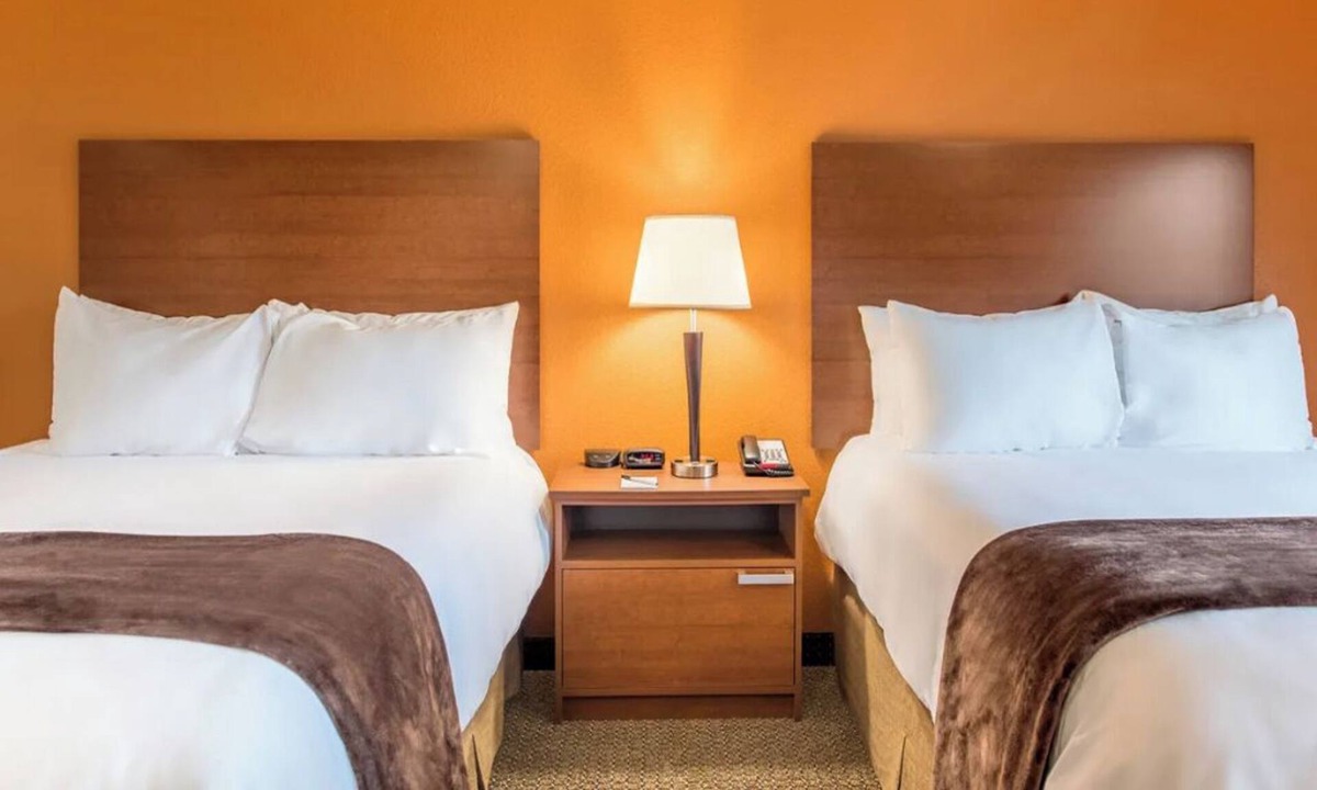 Bismarck Hotel | Convenient Studio Near North Dakota State Capitol – Easy Access to Attractions