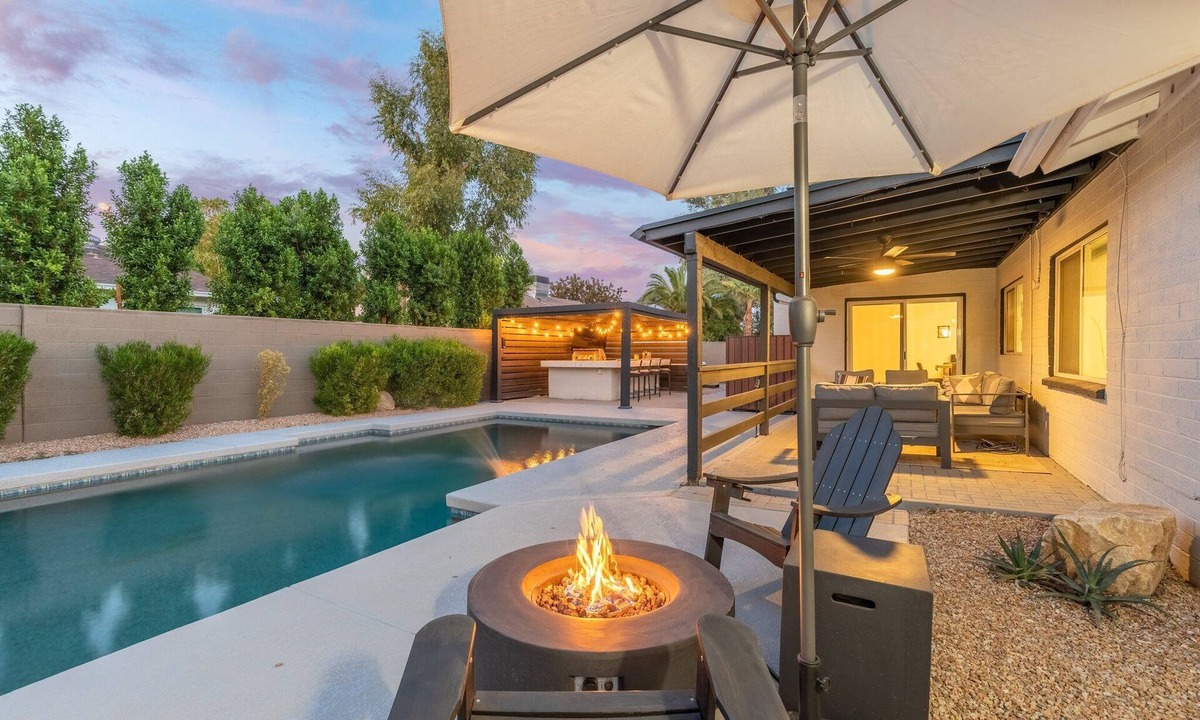 La Paz At Desert Springs House | Cool off in the pool! Minutes to golf and Kierland. Sleeps 12
