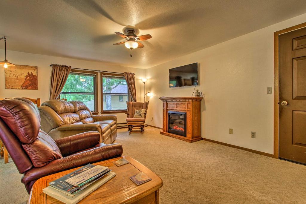 Columbus Apartment | Cozy Anglers Apt - Steps to Trout Fishing River!