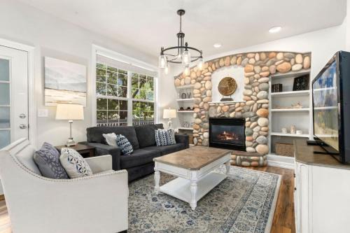 Windsor House | Cozy Family Home with Game Room and Big Yard