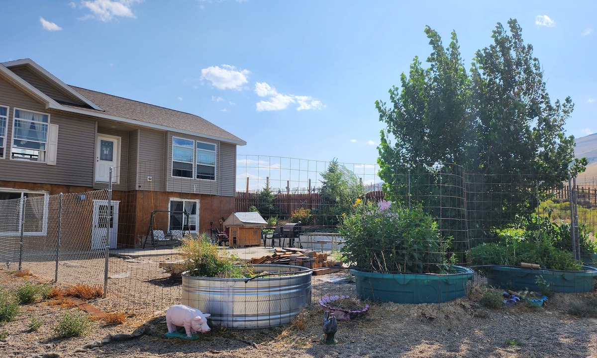 Sweeney Ranch Apartment | Cozy, peaceful 2-bedroom duplex on an active, off-grid homestead in Rock Springs