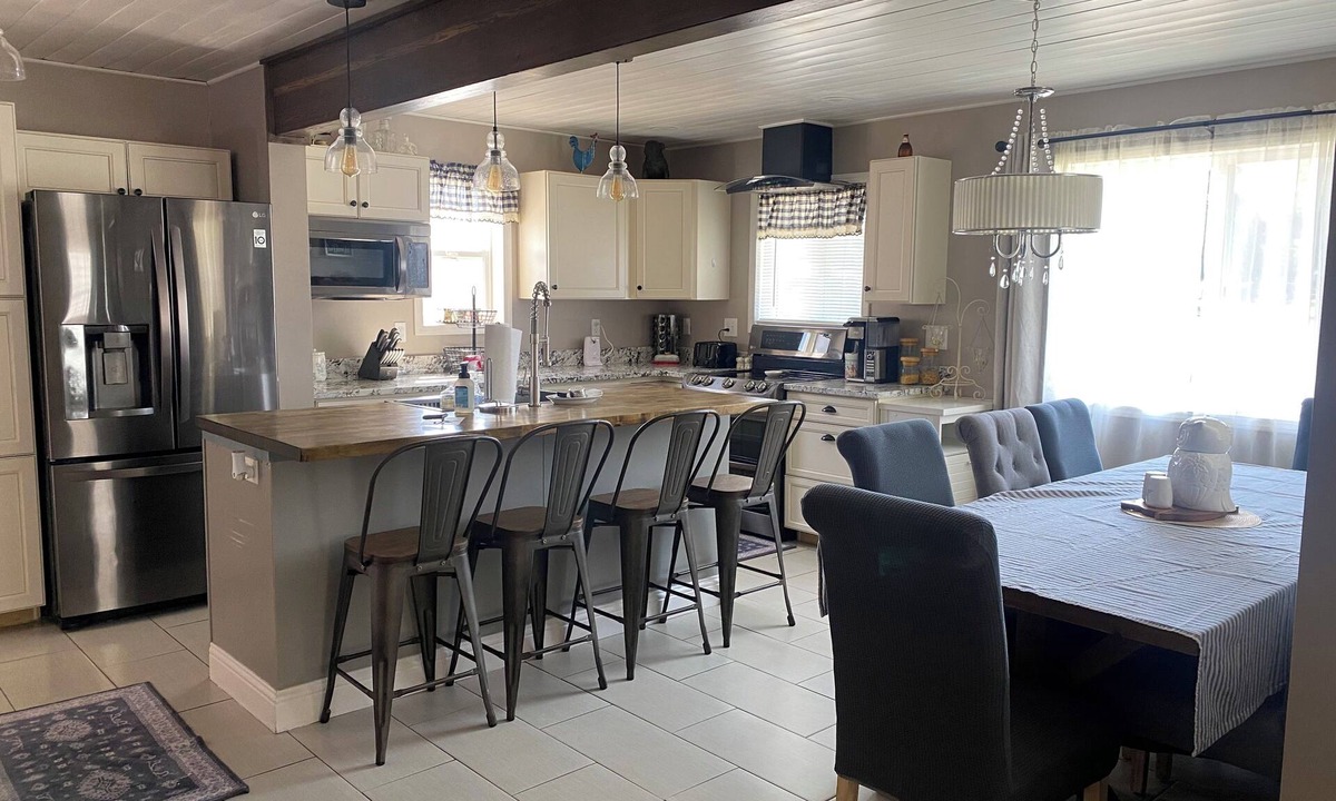Great Falls House | Cozy Riverview neighbor hood home.