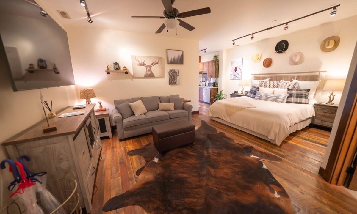 Whitefish Condo | Cozy Studio in the center of downtown Whitefish