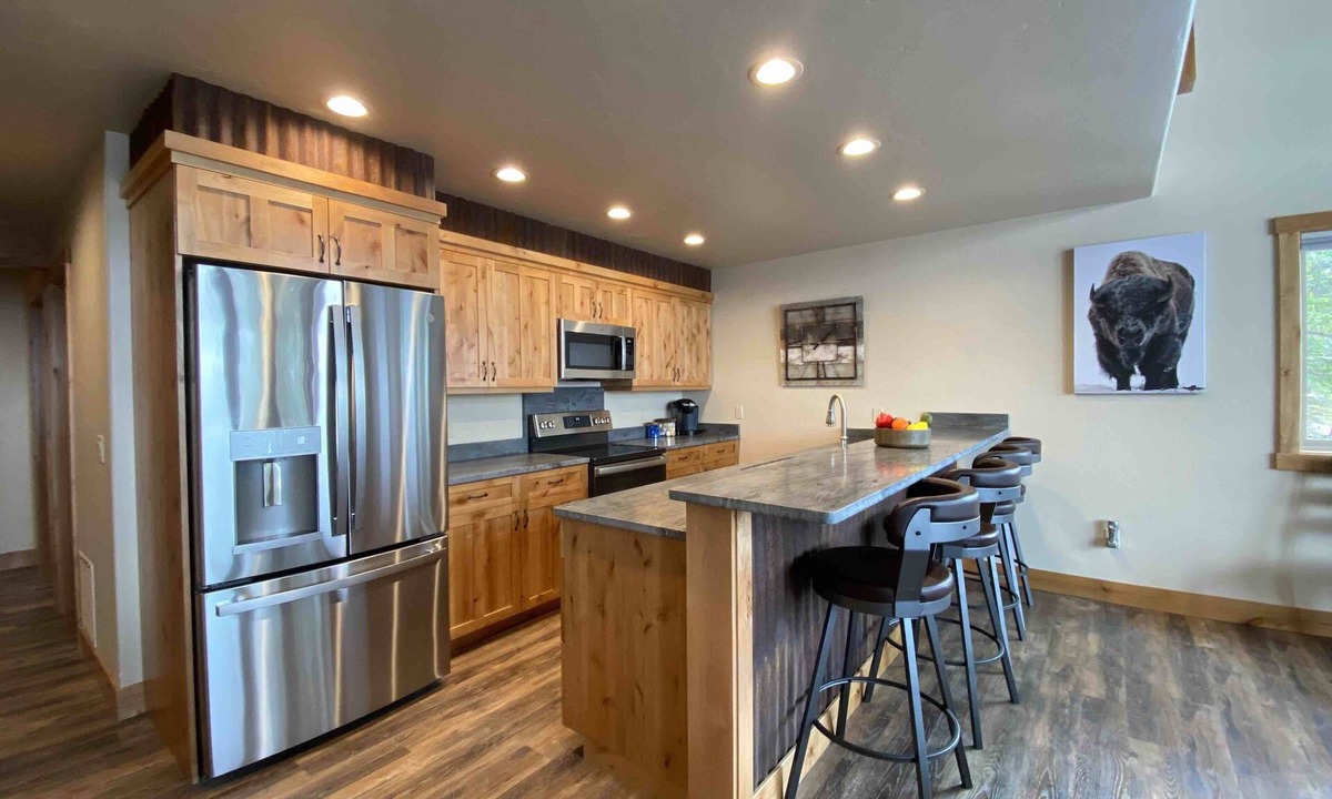 Bigfork House | Cozy Townhome in Exclusive Eagle Bend - Steps away from Clubhouse