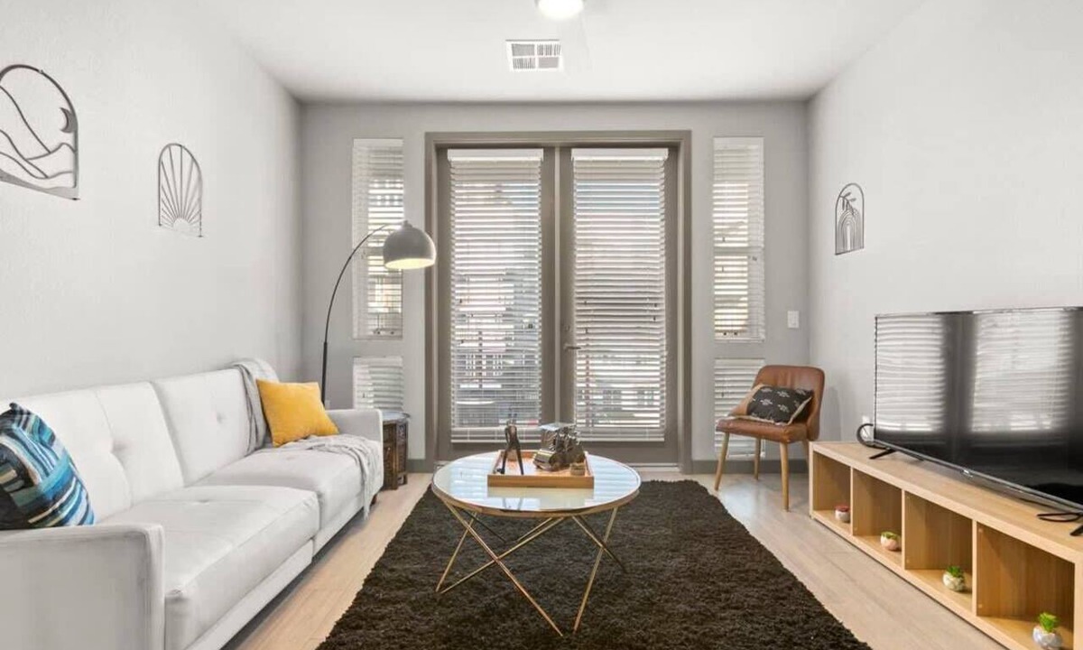 Roosevelt Apartment | Cozysuites PHX RORO Gym, Pool, Pets, Parking! #5