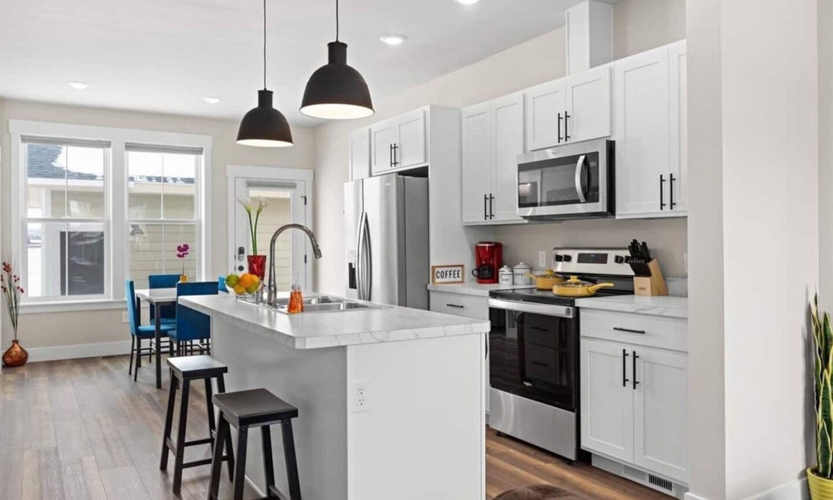 North Park House | Crash with Class in this Townhome