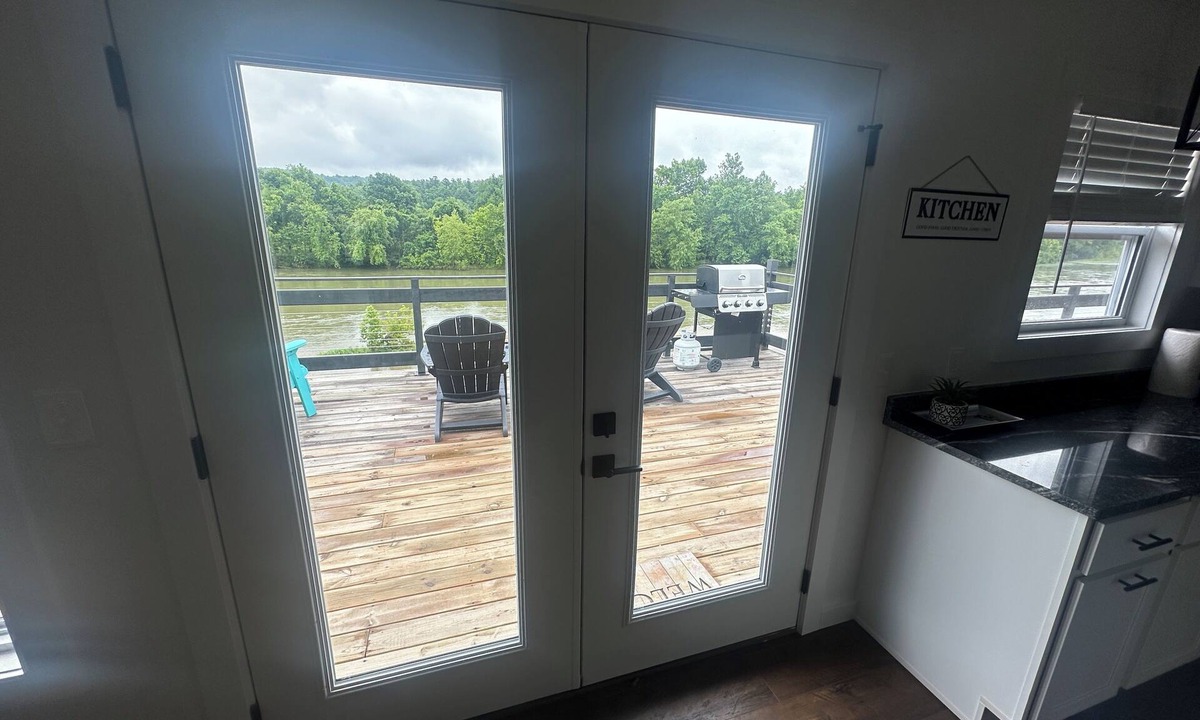 Van Buren House | CURRENT RIVER FRONT CABIN … 4 bed room on the waters edge
