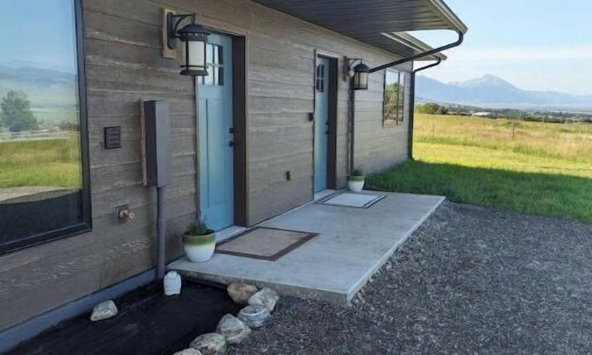 Livingston House | DCB Guest House
