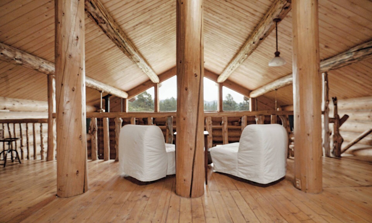 Mancos Cabin | Discover the Wild West in a Vintage Log Cabin - Minutes from Mesa Verde