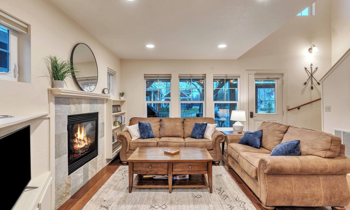 Dover Bay House | Dover Dreamin’ – Lake Life starts here! 3BD, 3BA Retreat, Steps from the Water