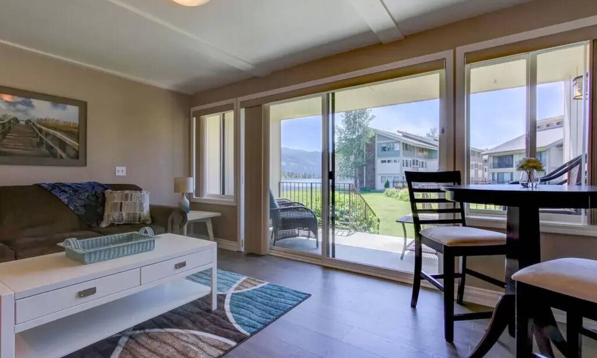 Sandpoint Condo | Downtown Sandpoint Lakeside Condo
