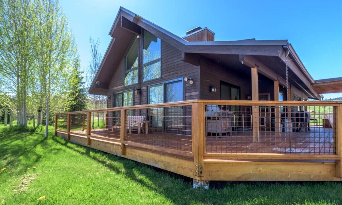 Bondurant Cabin | Enchanting Cabin w/River Access on a Working Wyoming Ranch