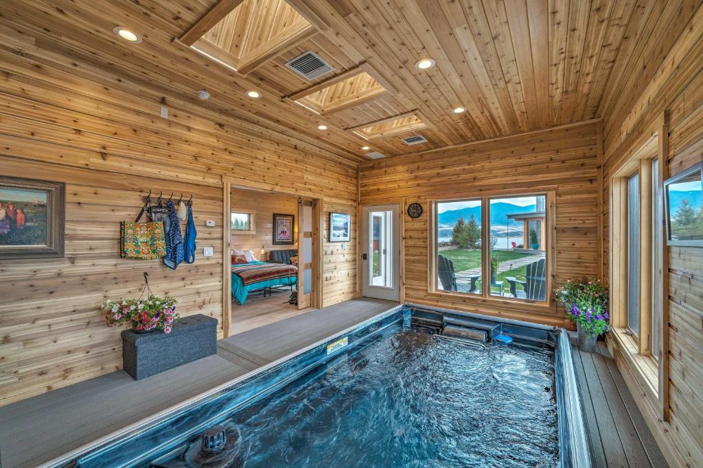 McAllister Apartment | Ennis Lake Studio with Kayak, Pool and Fire Pit!